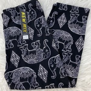 New Mix Capri Elephant Print Leggings One Size